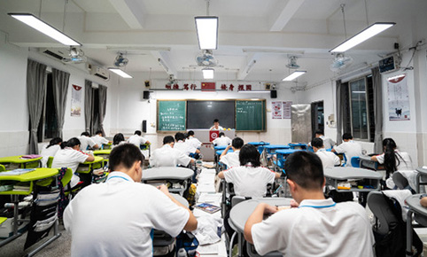 健康教室照明，助力現(xiàn)代化教學